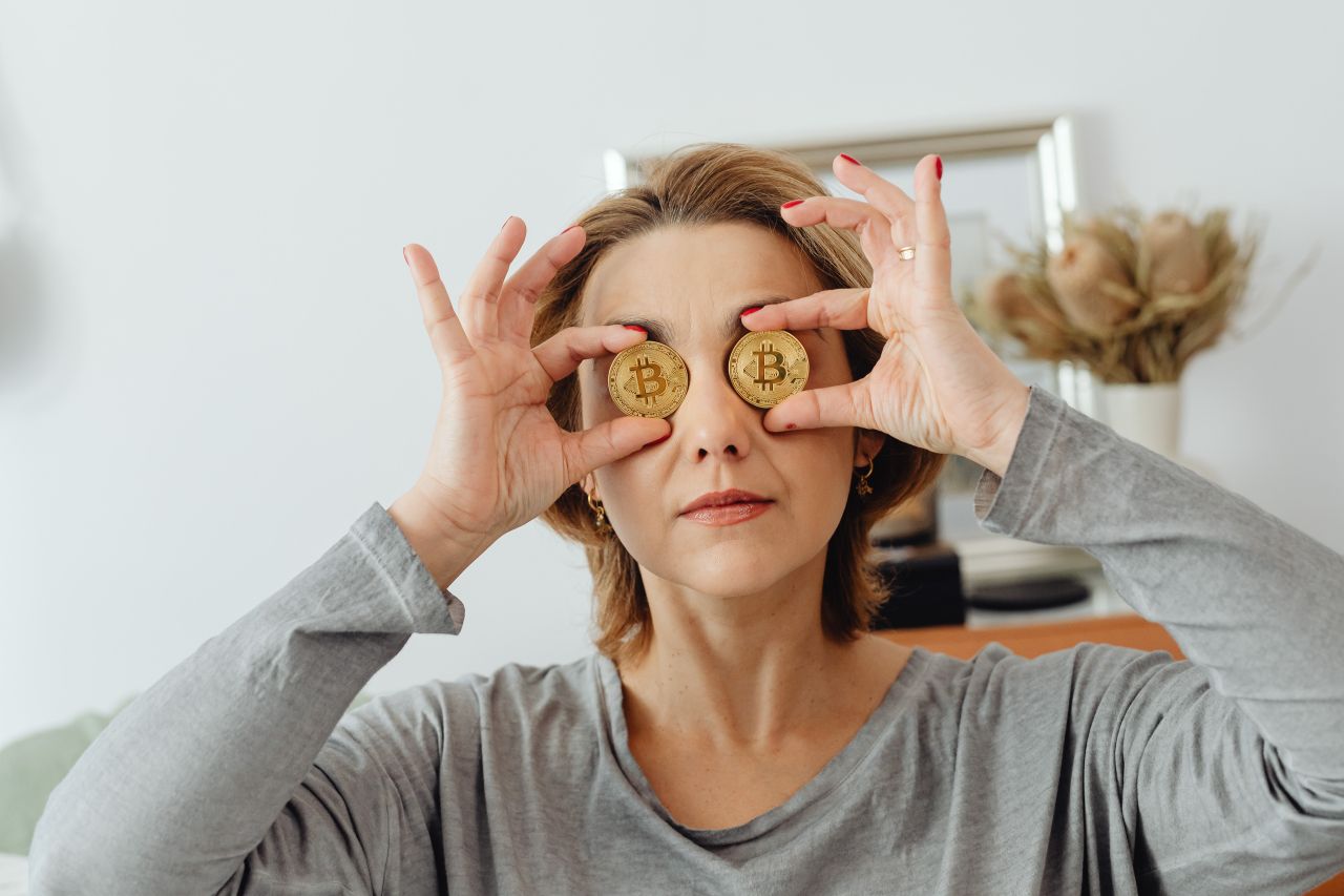 금융 - 미국 달러와 비트코인 - 통화 - 돈